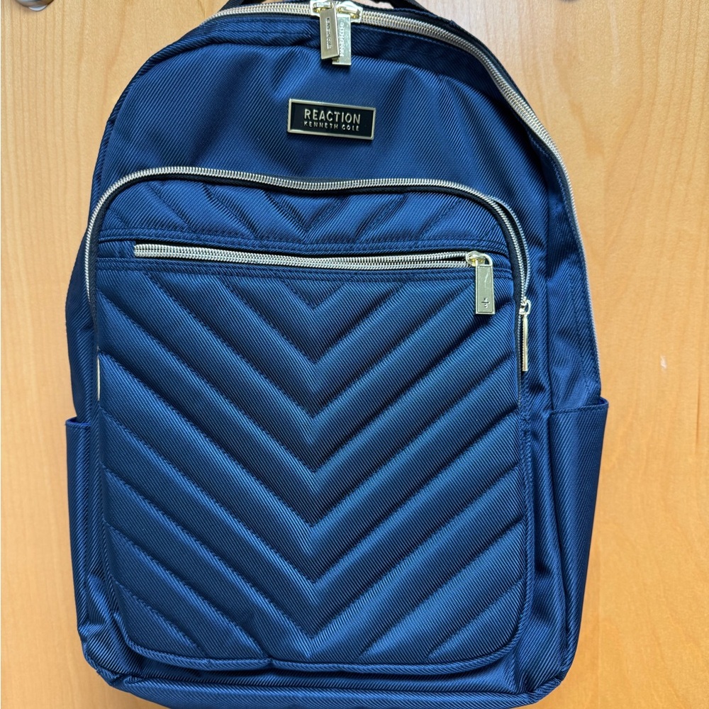 Kenneth Cole Reaction Navy Backpack excellent condition‎ never used